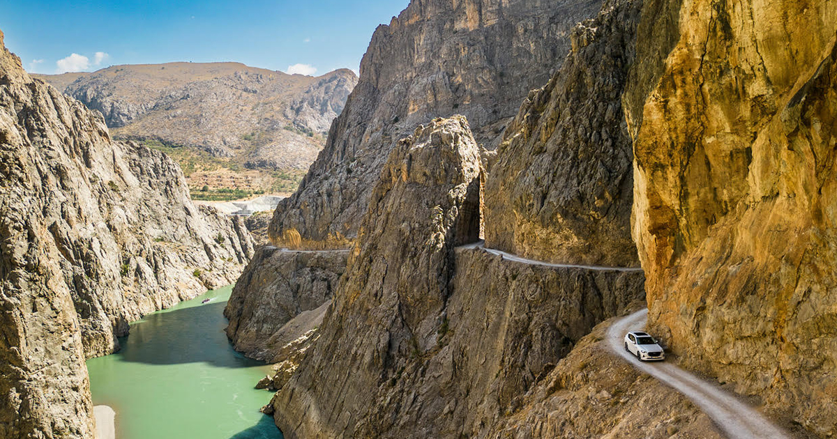 The D915 (Bayburt-Of Road)