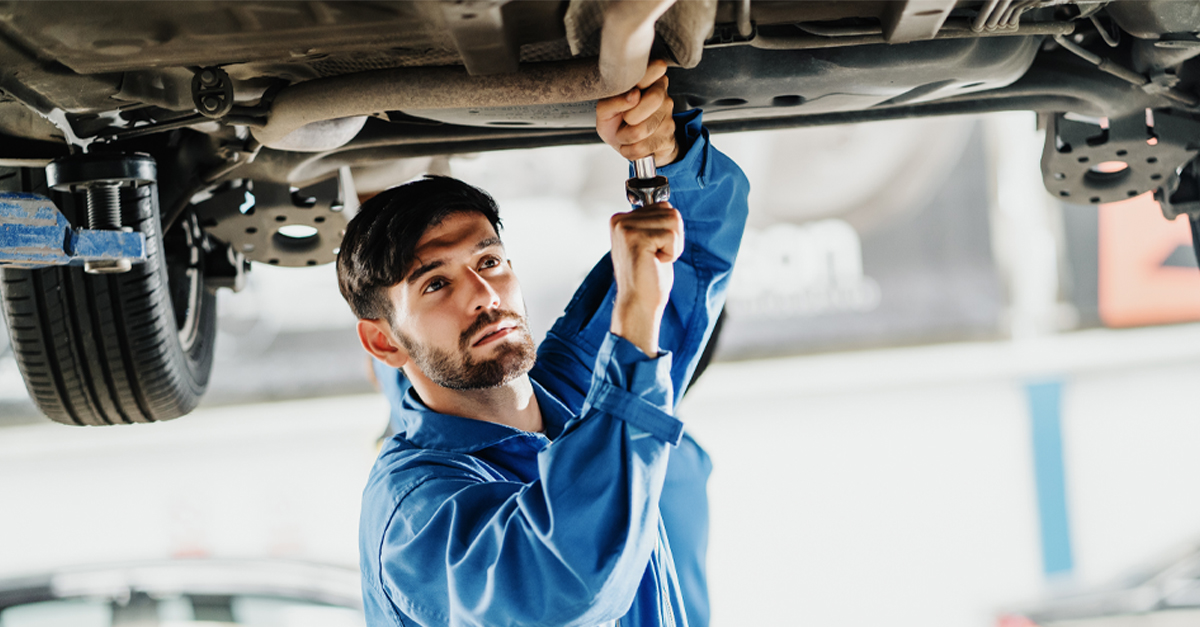 The Biggest Ways Mechanics Try To Rip Off Customers