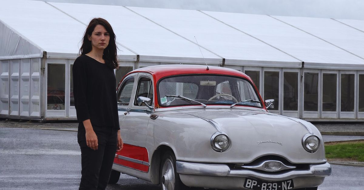 Woman standing near a Panhard Dyna Z